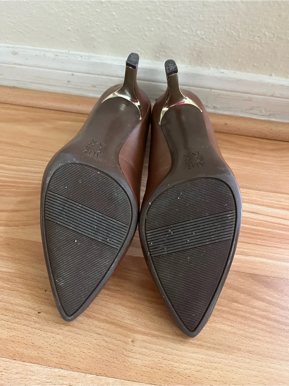 Naturalizer Brown Pointed Leather Pumps